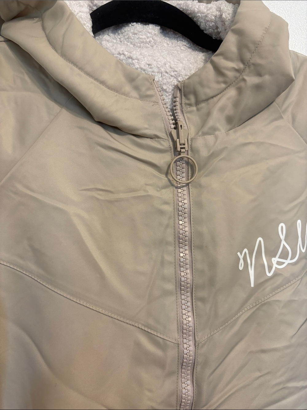 Nike Reversible Hooded Sherpa Jacket in Light Beige and Tan Trim - Picture 6 of 7